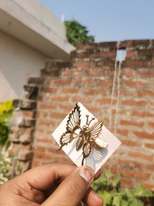 earing and hair accessory