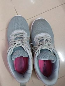 Lightweight ASIAN Sport Shoes, Size 6