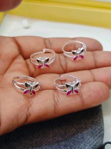 Buy pure silver toe rings at wholesale prices.