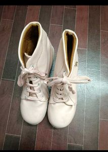 NEW PINK BOOTS
