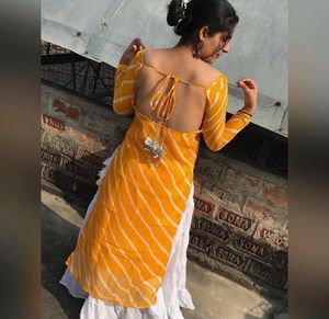 Straight backless kurti