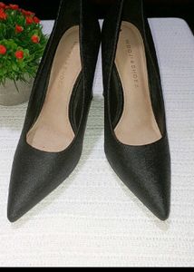 Pretty heels With Rhinestone Work
