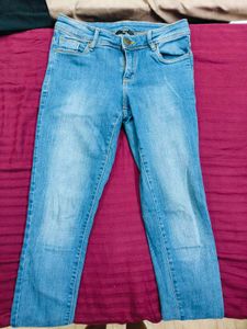 Navy Blue Fitted Jeans With Faded Style
