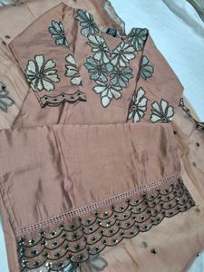 PAKISTANI SUIT WITH EMBROIDERY
