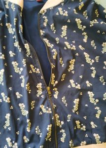 Nuevos Damas Brand ...Here Its Written Xl But L ,M Can Wear It Easily.. I Never used this Product.