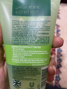 Simple Refreshing Facial Wash