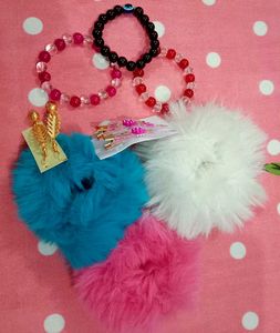 Assorted Jewellery &amp; Hair Accessories