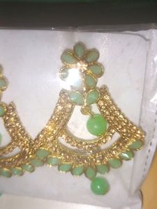 Earing With Mangtika