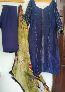 STITCHED BEAUTIFUL SUIT WITH THREAD DESIGN ON KURt