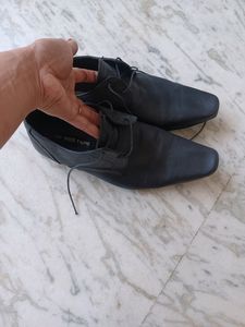 redtape black leather derby shoes for men. size is uk11. exact by measuring tape. 30cm. refer pics before buying