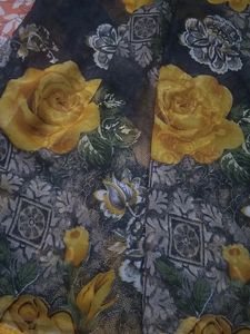 Pretty Roses Chhiffon Saree