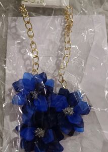 Korean Beach Flower Necklace 🌸