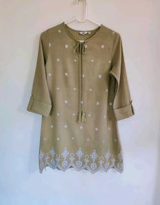 🫒Embroidered Sage Green Tunic