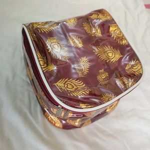 Jewellery Organiser And Ten Pouches Wit Zip