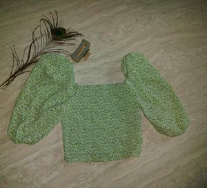 Green Floral Print Smocked Crop Top