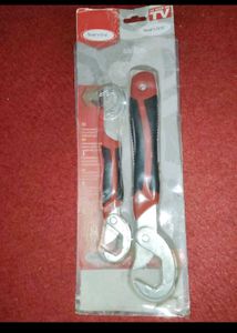 Universal Wrench