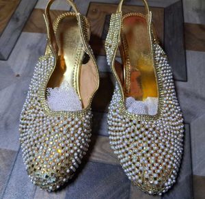 Elegant Gold Embellished Footwear