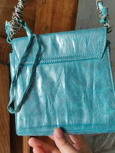 Guess Sling Bag
