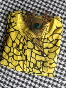 Beautiful 💛🖤 Tiger 🐯 Print Tuck In Top