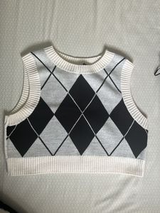 White and Black Checkered Preppy sweater waist top