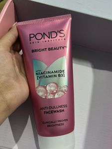 Pond's Bright Beauty Facewash