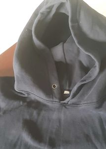 Warm black Hoodie for winters