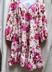 4226. SHEIN CUTE FLORAL DRESS