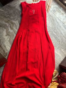 Red Premium Gaun