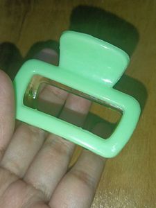 Green Hair Claw Clip