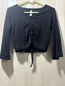 🖤Black Long Sleeve Crop Top🖤