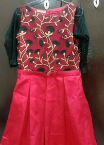 Elegant Embroidered Kurti