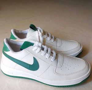 Nike Dunk Low Top Sneaker (1st Copy)