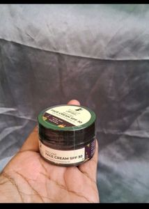Pilgrim Red Vine Face Cream Pack Of 3