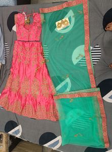 Lehnga Choli With Jewellery