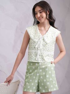 Floral Print Blouse with Lace Collar