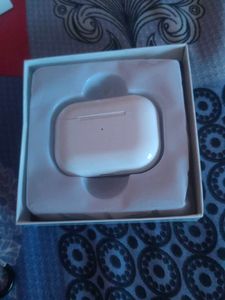 Airdrops Pro Like New With Box
