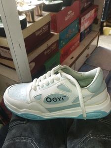 Oggy Ke New Shoes