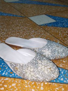 It Is Ethnic Indian Footwear💖