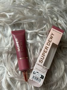 Makeup Revolution Super Dewy Blush