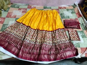 Unstitched Lhenga Set