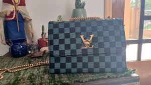 Sling Bag