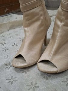 Stylish Peep-Toe Booties