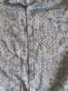 H&amp;M Patterned Button-Down Shirt