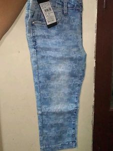 Denim Capri Mid Waist