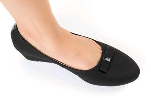 Black Wedges