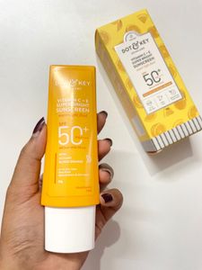 Dot & Key Vitamin C Sunscreen 🧴