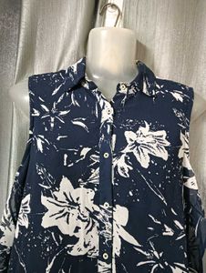 Unique floral print shirt 🤍