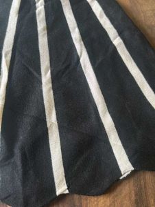 New Black and White Strechable Skirt
