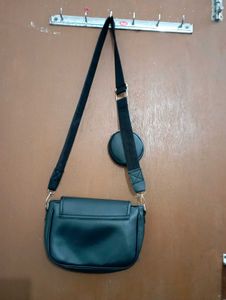 Stylish Black Crossbody Bag🖤