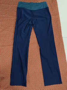 🏋️‍♀️ Nike Blue Yoga Pants